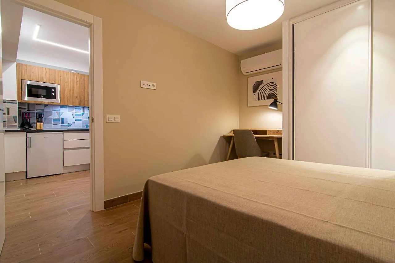 Apartamentos 1 Abril Málaga Spanien